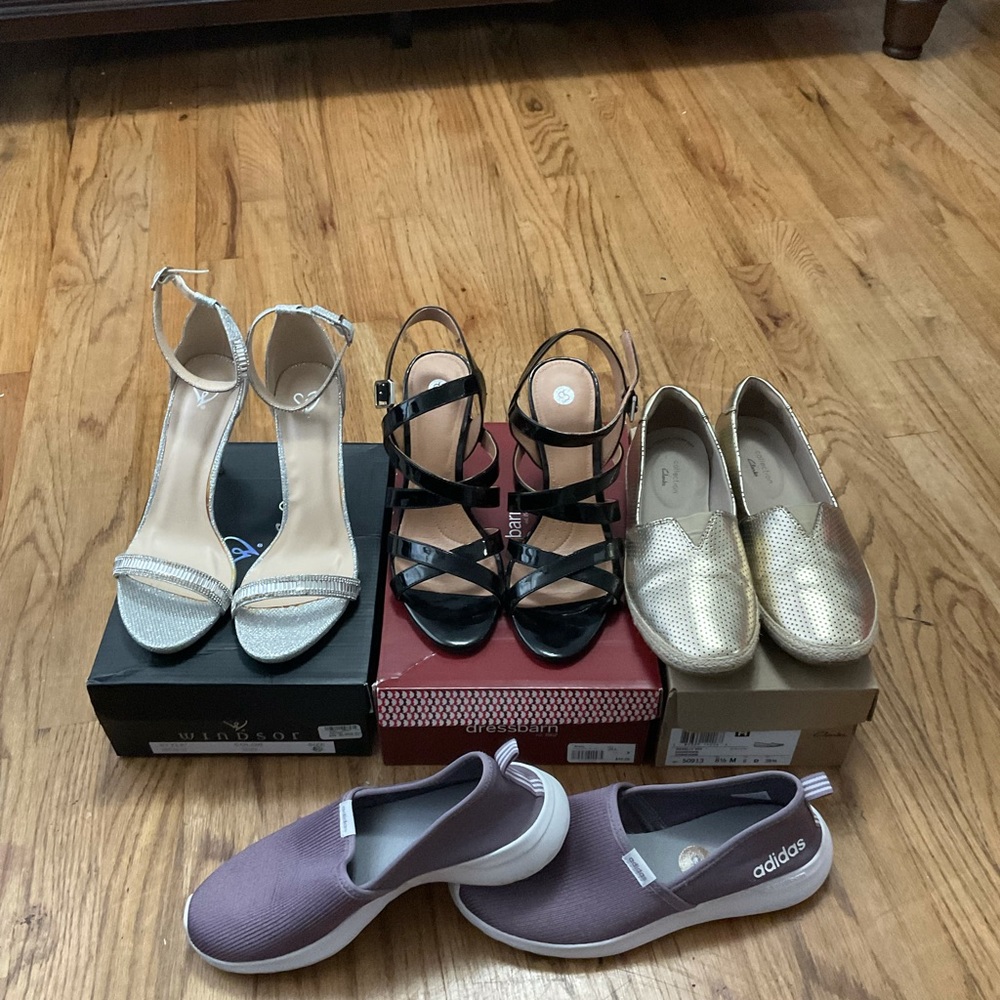 Lote de zapatos de mujer quedan  8 1/2. Windsor,dress barn,Clark’s and adidas